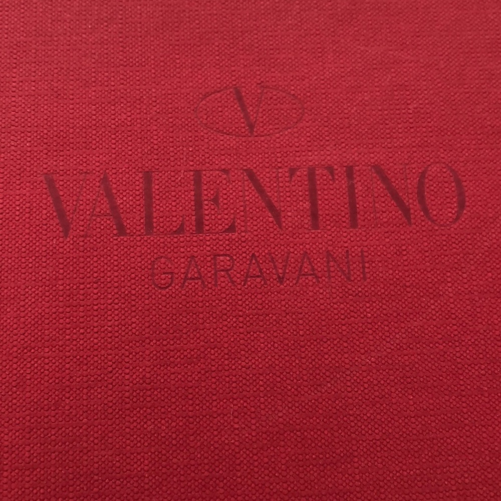 Valentino shoebox (flip flops)